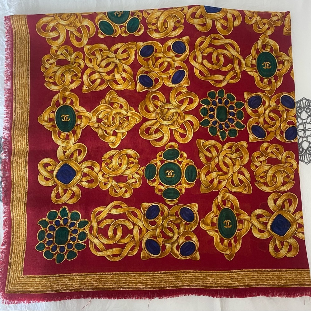 Authentic Chanel Scarf 🧣 - Picture 4 of 9